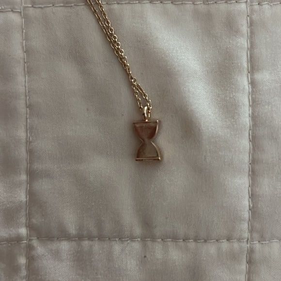 Rose Gold Hourglass Necklace⏳ - Picture 6 of 7